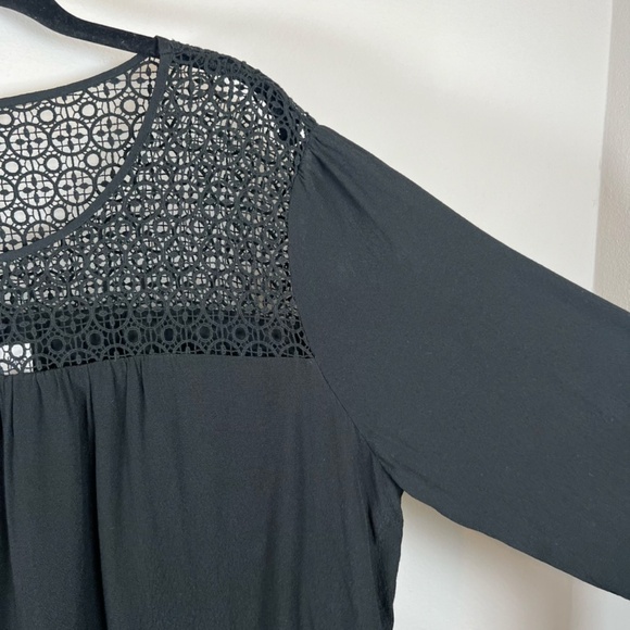 Gap Women's Crochet Yoke Shift Dress Black 3/4 Sleeve Lined Round Neck Pleats XL - Picture 4 of 9